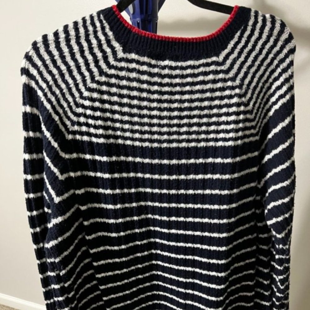 Old Navy Sweater – Navy and White Horizontal Stripes Size XXL